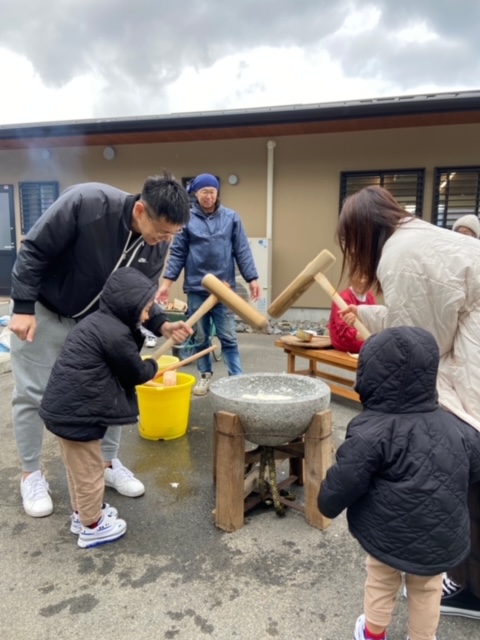 お客様感謝祭餅つき大会開催しました！